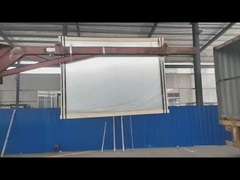 Chargement du verre dans des conteneurs